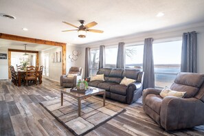 Smart TV, fireplace, DVD player