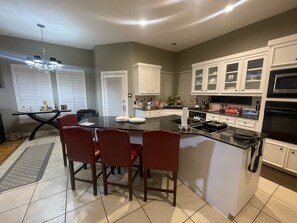 Fridge, microwave, oven, stovetop - REVENE - near Galleria Mall (Houston)