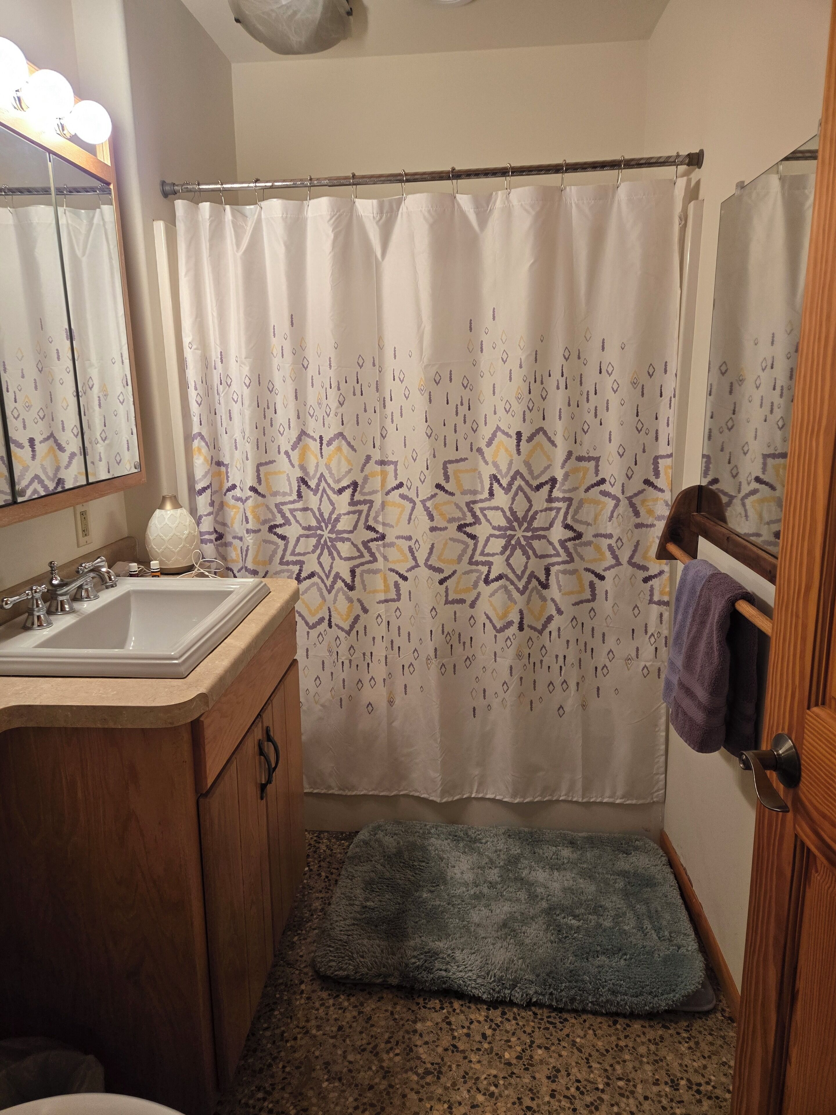 Jetted tub, hair dryer, towels, soap