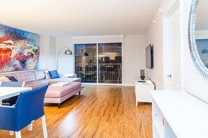 Smart TV, table tennis - Top Stay Miami - Blue@Brickell w/ Balcony & Parking (Miami)