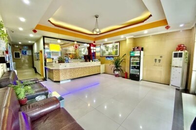 Yingjia Chain Hotel (Dongguan Xiaobian)