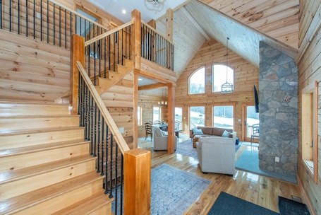 Interior. Ski House - ON THE SLOPE w/ hot tub