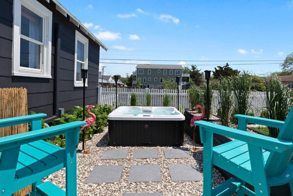 Bañera de hidromasaje al aire libre