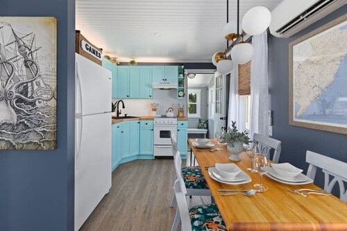 Octopus Cottage:  Hot Tub | Kayaks | Fire Pit