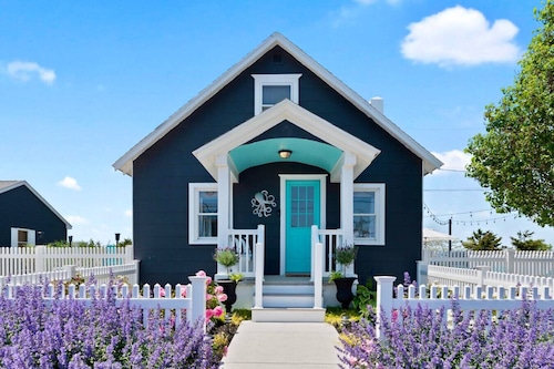 Octopus Cottage:  Hot Tub | Kayaks | Fire Pit