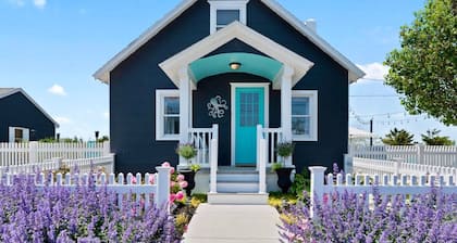 Octopus Cottage: Hot Tub | Kayaks | Fire Pit