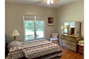 4 habitaciones, tabla de planchar con plancha y wifi gratis