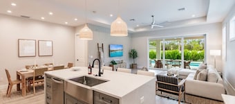 Mimosa Manor Luxury Beach Home Heated Pool/Spa 4 Blocks From Beach