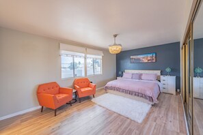 4 soverom, safe på rommet, skrivebord og strykejern/-brett