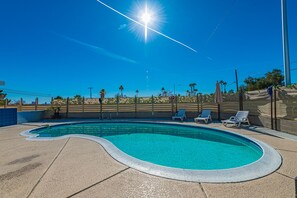 Udendørs pool