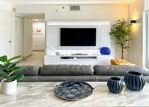 TV connectée, table de tennis de table
