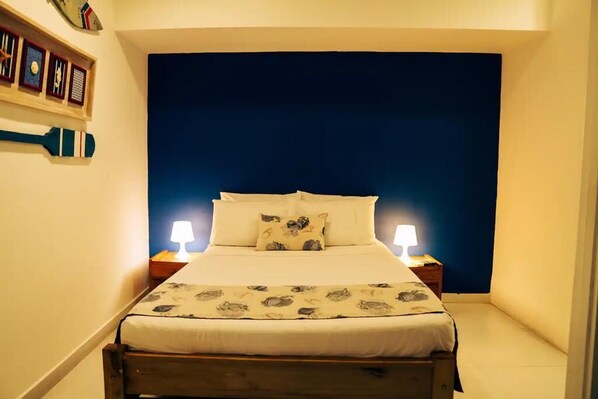 7 bedrooms, WiFi, bed sheets