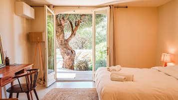 5 slaapkamers, een strijkplank/strijkijzer, reisbedje, wifi