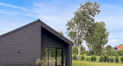 Lovely home in Stubbekøbing with WiFi