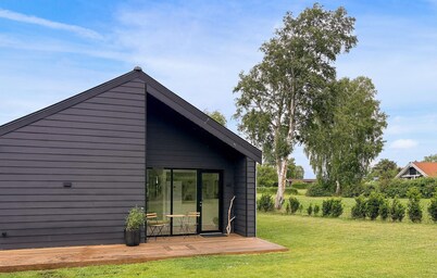 Lovely home in Stubbekøbing with WiFi
