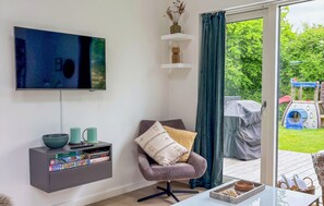 Fernseher, Tischtennisplatte