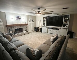 Living area - Super Bowl Special!!! (Mesa)