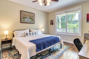 4 Schlafzimmer, Schreibtisch, Bügeleisen/Bügelbrett, Reisekinderbett