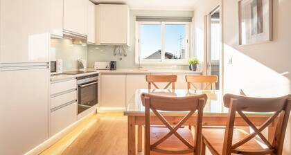 GuestReady - Sunny spacious in Belém