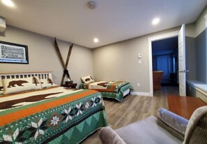 2 bedrooms, desk, iron/ironing board, free WiFi
