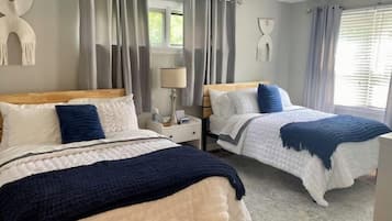 3 bedrooms, desk, iron/ironing board, travel crib