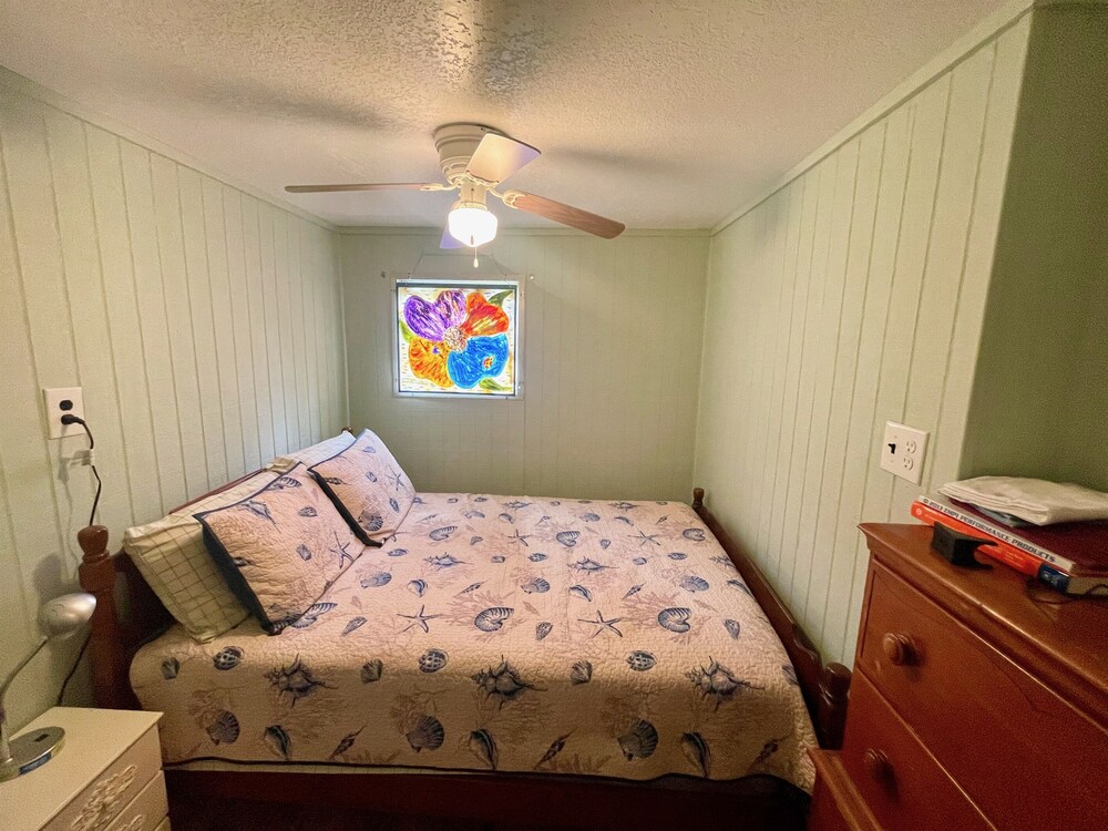 Charlene's Retreat Pet Friendly, Boat Parking Cedar Key Vrbo