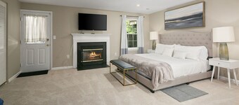 Finchvale: Work-Friendly, Private Yard, Near DC