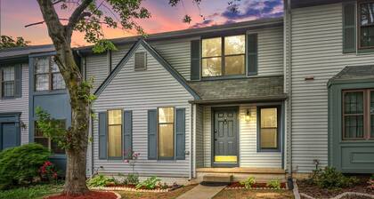 The Hoptons: Private Yard Near DC