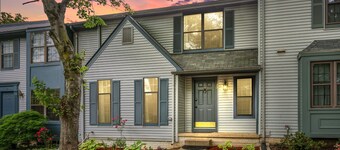 The Hoptons: Private Yard Near DC