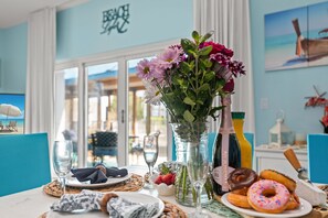 Dining - 3101 Poolside Super Special ~2 Bdrm ~ Book Nov 9th ~ Pools ~ Hot Tub & More! (Destin)