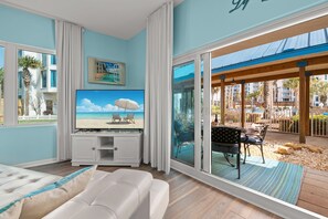 Smart TV, fireplace, video games, books - 3101 Poolside Super Special ~2 Bdrm ~ Book Nov 9th ~ Pools ~ Hot Tub & More! (Destin)