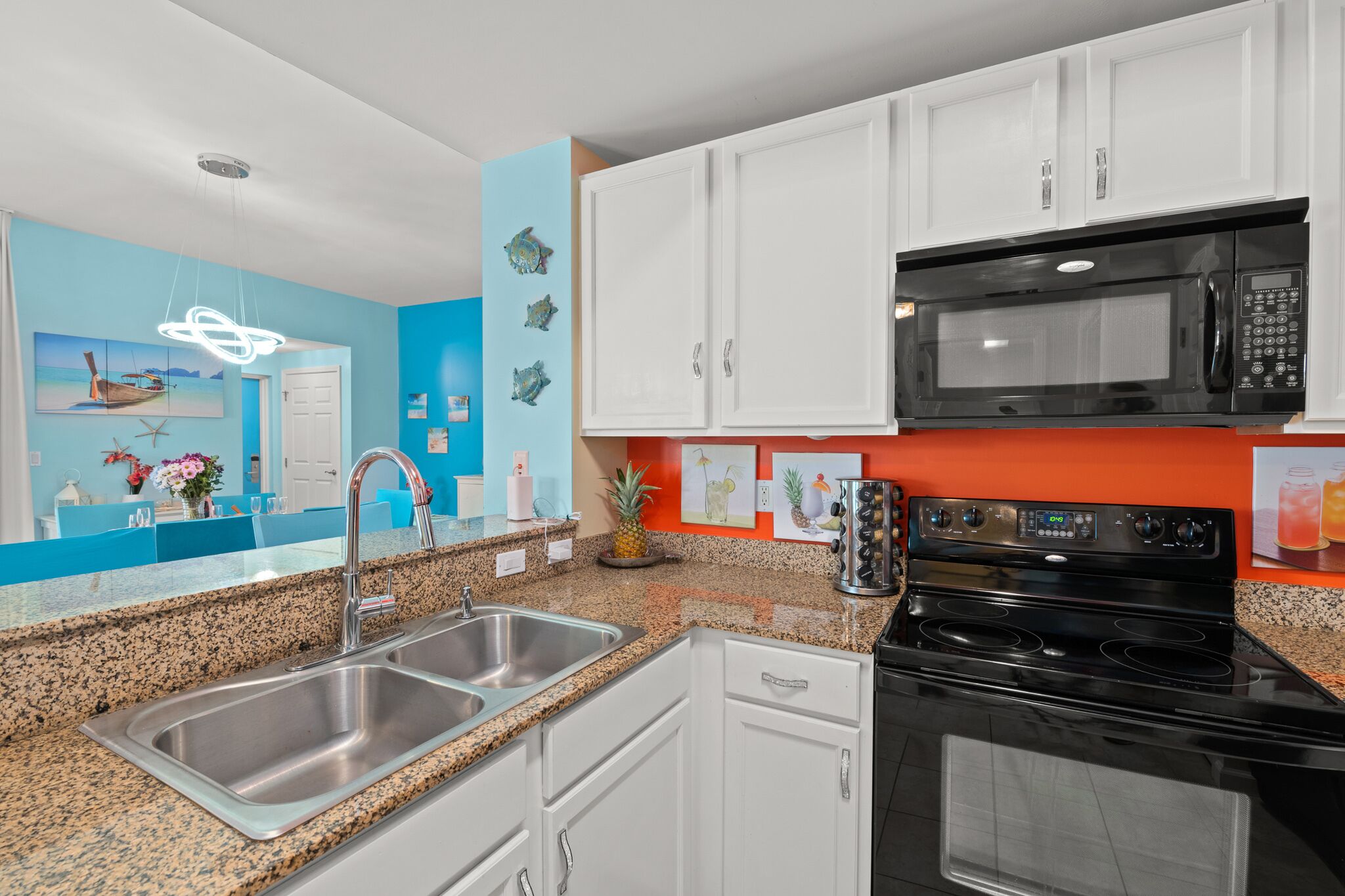 Complete Kitchen with all the comforts of home.