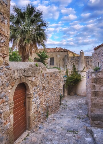 Menexes Suites Monemvasia
