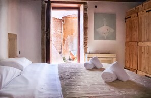 View from property - Menexes Suites Monemvasia (Monemvasia)