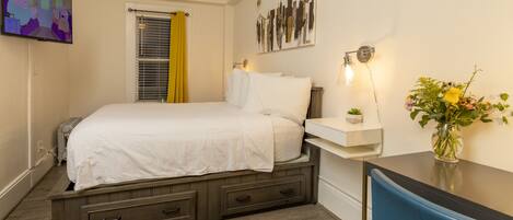 1 bedroom, in-room safe, iron/ironing board, WiFi (free)