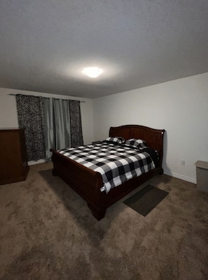 4 bedrooms, Internet, bed sheets