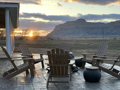 Riverfront Barndominium close to Utah National Parks