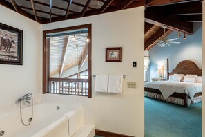 4 Schlafzimmer, Schreibtisch, Bügeleisen/Bügelbrett, WLAN