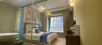 Dilong Hotel