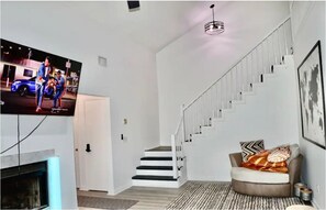 Interior - Lake house scenic view with close proximity to the beach and necessities (Jacksonville)