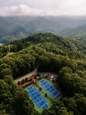 Sports court - 120 Slippery Rock Drive at Bear Lake Reserve (Tuckasegee)
