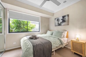 3 bedrooms, desk, iron/ironing board, travel cot