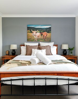 3 bedrooms, iron/ironing board, free WiFi, bed sheets