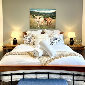 3 bedrooms, iron/ironing board, free WiFi, bed sheets
