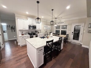 Fridge, microwave, oven, stovetop - 4 bedrooms 3 FULL baths- Large Outdoor Living Space-  20 minutes to the Masters! (Grovetown)