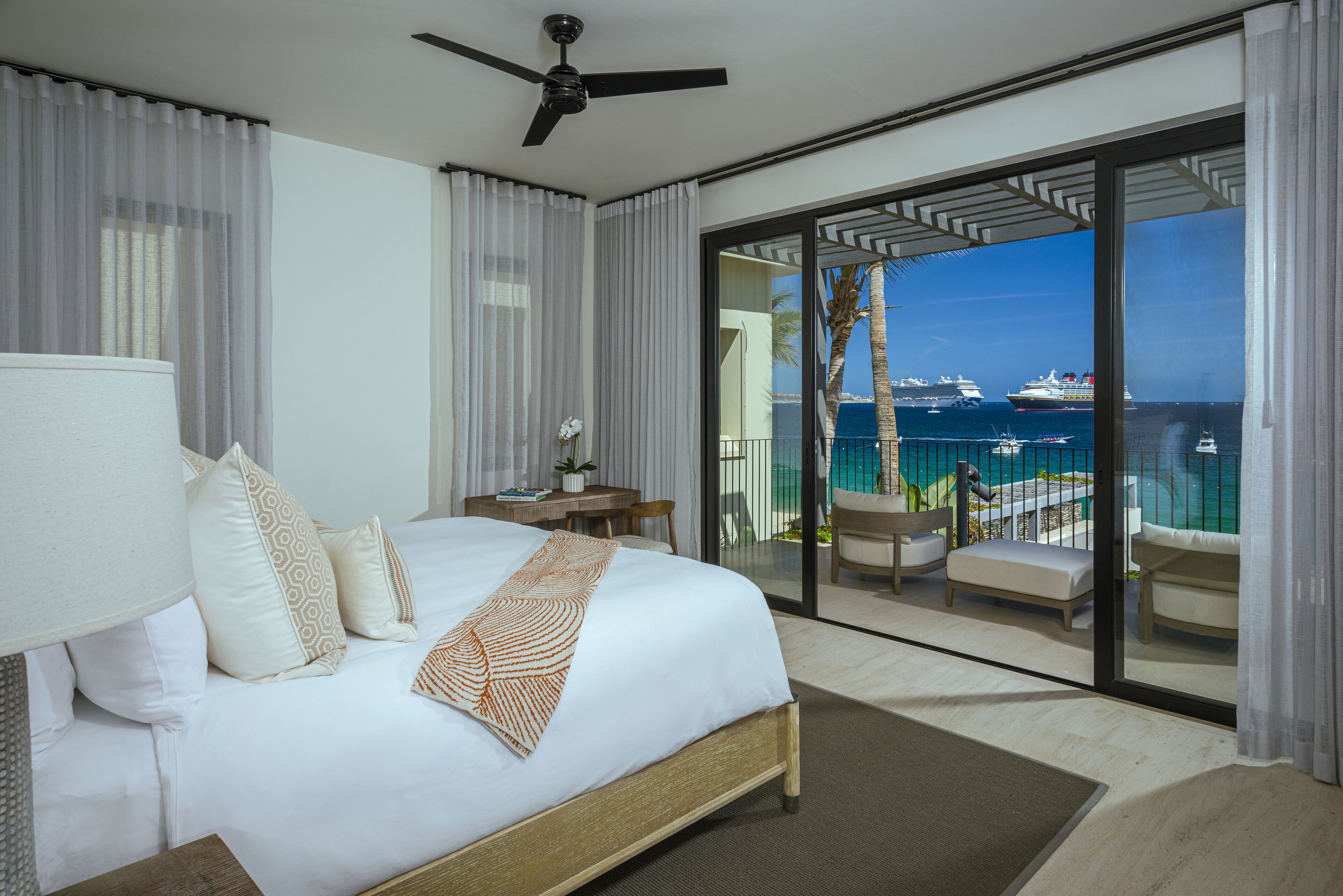 Villa Marena: 5br Beachfront Villa, Medano Beach & Cabo Arch Views - Cabo San Lucas
