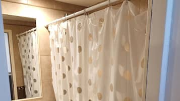 HÄrtork, tvÄl och toalettpapper