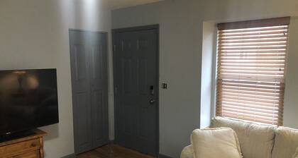 COMFORTABLE CONDO LOCATED CLOSE TO DOWNTOWN AND EASY ACCESS TO I-25