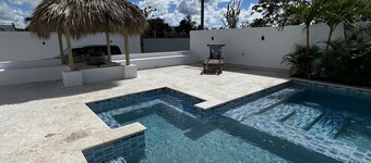 Luxurious villa 10 minutes from the beach!