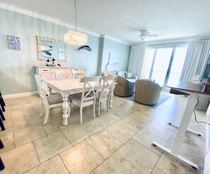 Interior - LUXURY BEACH FRONT CONDO-Panoramic view from 17th floor-FRONT ROW BEACH SERVICE  (Panama City Beach)